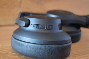Anker Soundcore Q20i Over_Ear-Kopfhörer Lautstärkeregelung Detailansicht