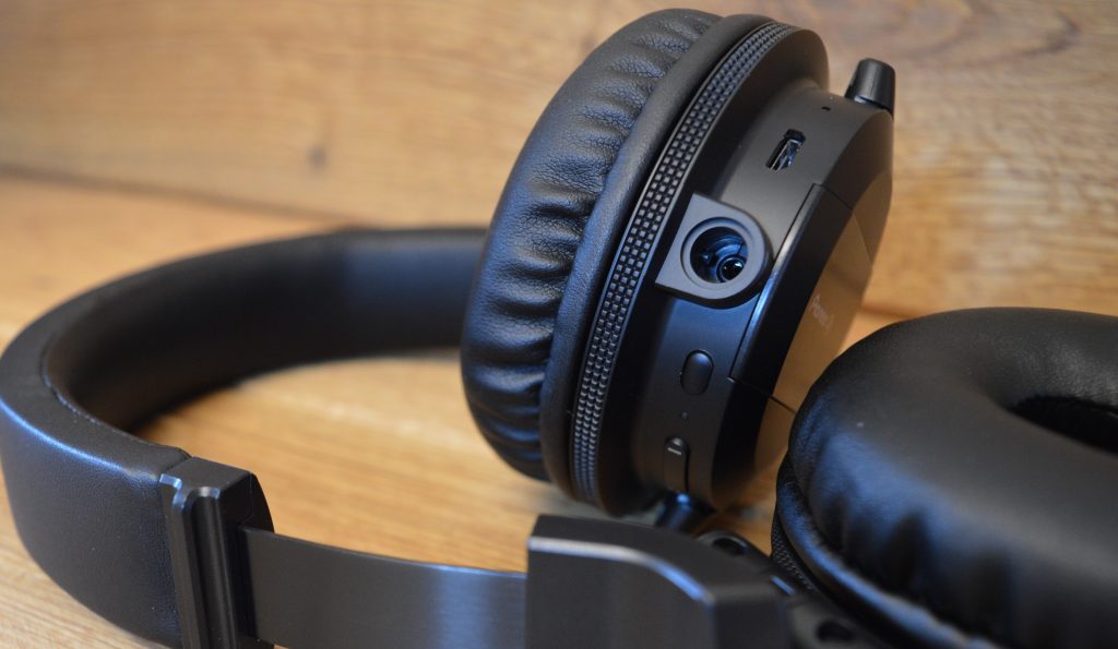 Pioneer DJ HDJ-CUE1 Over-Ear-Kopfhörer Klinkenanschluss Detailansicht