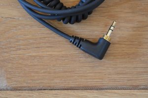 Pioneer DJ HDJ-CUE1 Over-Ear-Kopfhörer Detailansicht Klinkenstecker