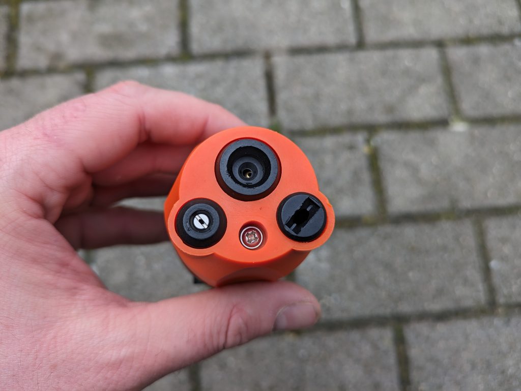 3-in-1-Düse des Yard Force LW C02 AquaJet Akku-Hochdruckreinigers von vorne