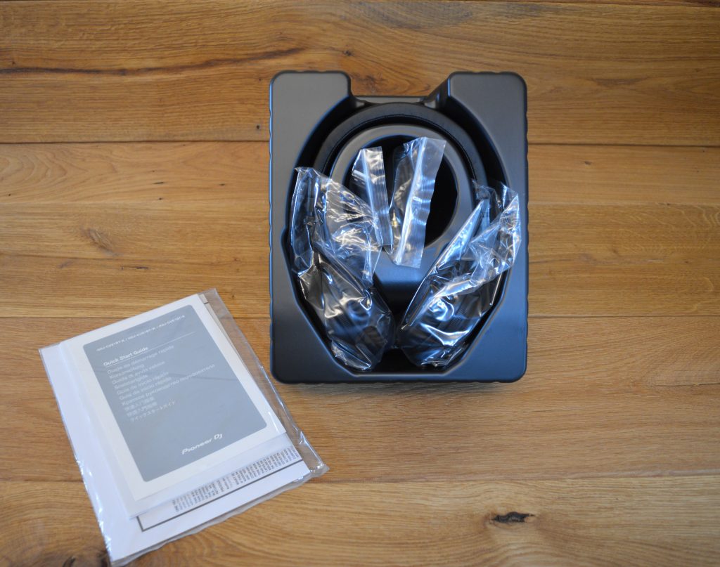 Pioneer DJ HDJ-CUE1 Over-Ear-Kopfhörer Verpackungsinhalt