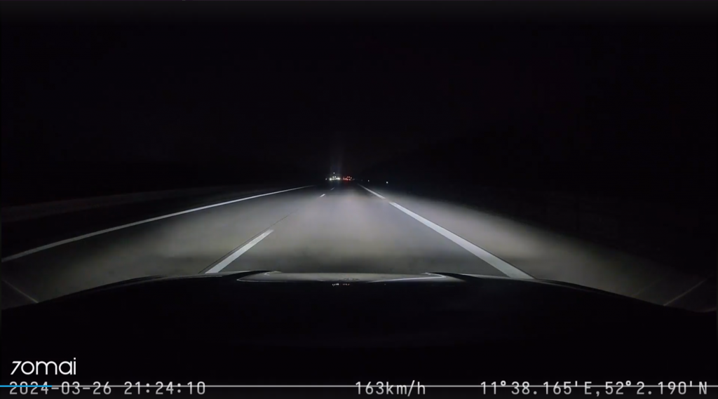 70mai A810 Dashcam Nachtaufnahme