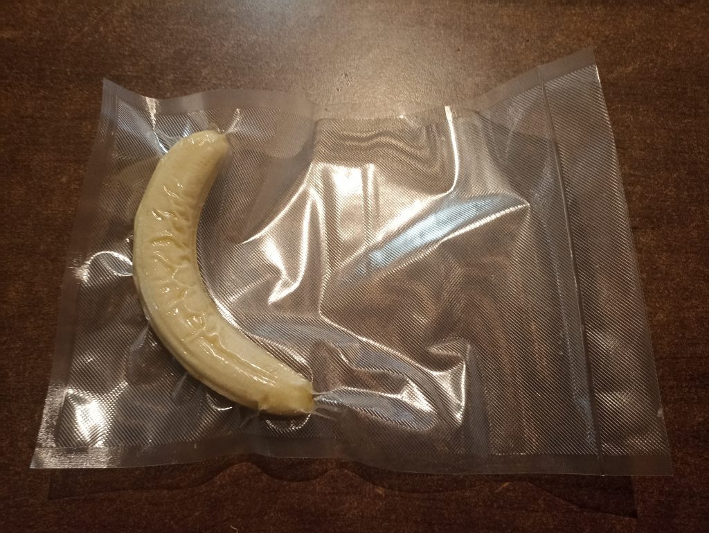 AEG VS4-1-4AG Vakuumierer, vakuumierte Banane