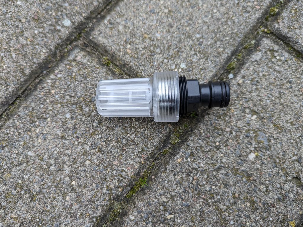 Abnehmbarer Wasserfilter des EInhell Hypresso Akku-Hochdruckreinigers