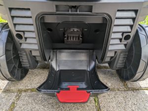 Akkufach des Bosch Fontus Akku-Hochdruckreiniger, geöffnet