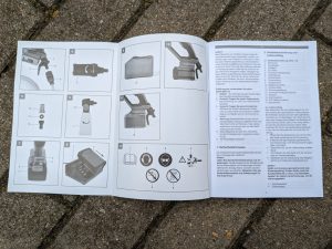 Betriebsanleitung des EInhell Hypresso Akku-Hochdruckreinigers geöffnet