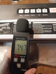Bonsenkitchen VS2000 Vakuumierer, Messen der Lautstärke in Dezibel