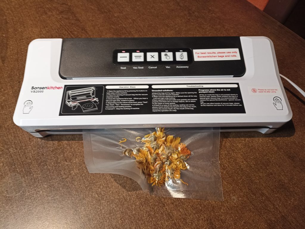 Bonsenkitchen VS2000 Vakuumierer, Teeblüten vakuumieren