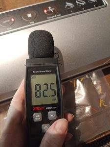 CASO VC10 Vakuumierer, Messen der Lautstärke in Dezibel