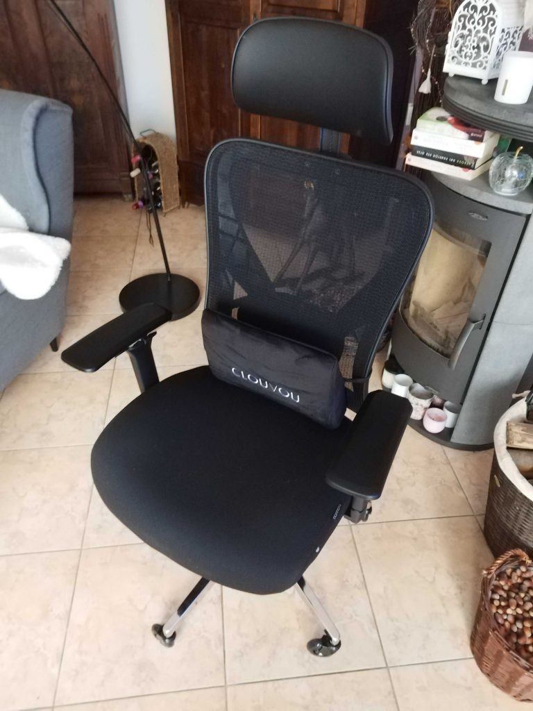CLOUVOU B12 001 CleverSeat Bürostuhl von vorn