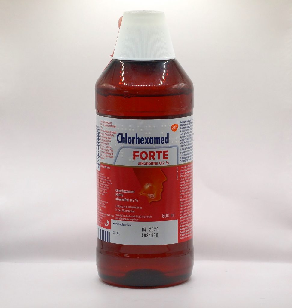 Chlorhexamed FORTE Flasche von vorne