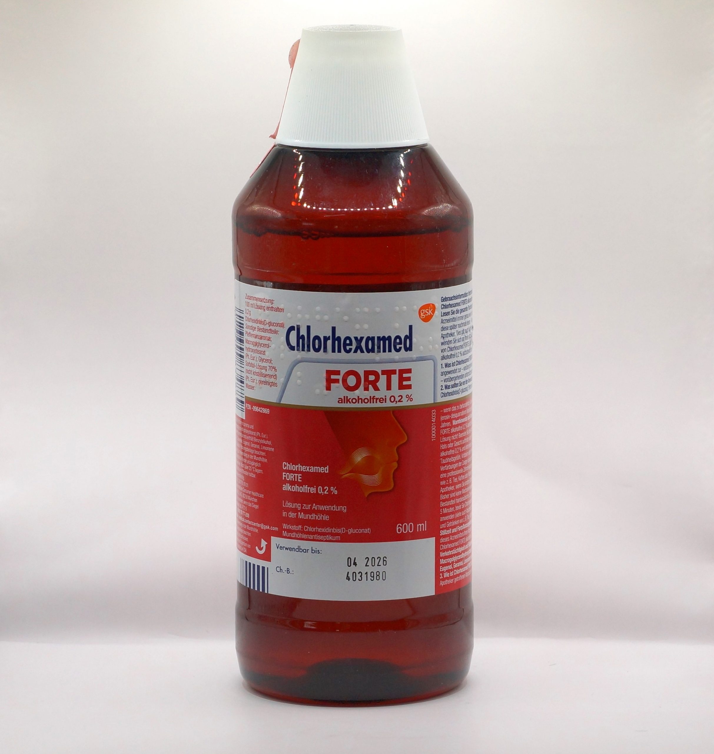 Chlorhexamed FORTE Flasche von vorne
