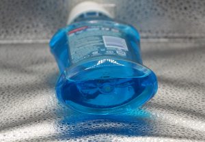 Colgate Plax Cool Mint Flaschenboden
