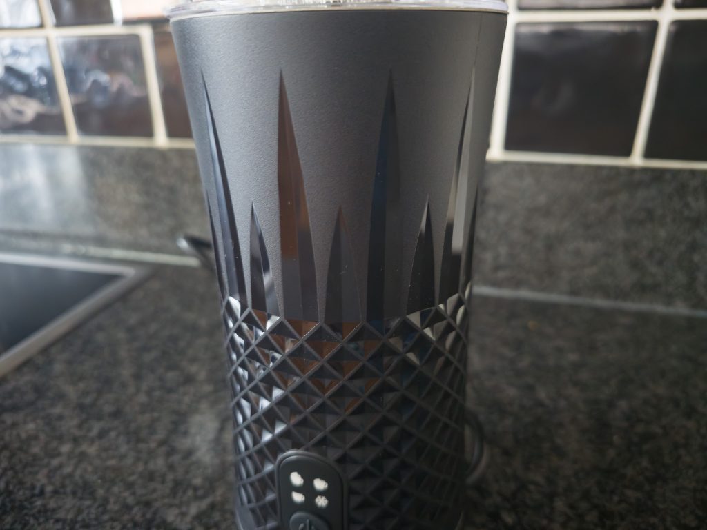 DREAMOON-Milchaufschäumer Detailansicht Design