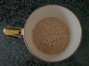 DREAMOON-Milchaufschäumer Kakao in der Tasse