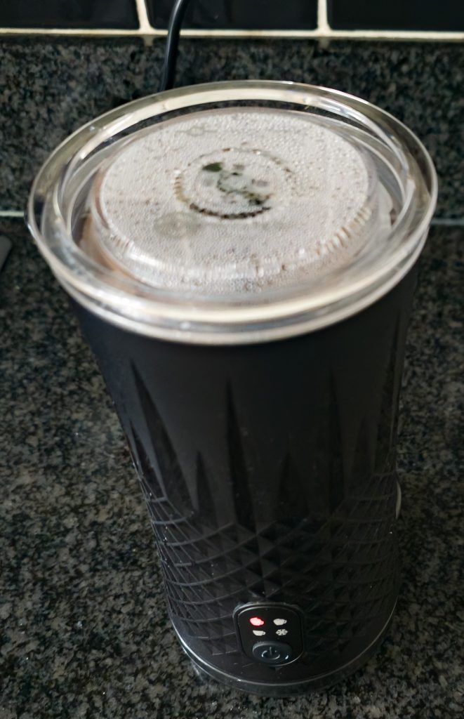 DREAMOON-Milchaufschäumer Zubereitung von Kakao