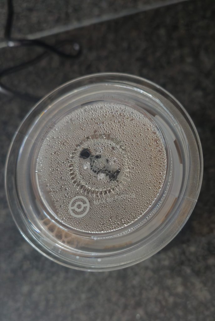 DREAMOON-Milchaufschäumer Zubereitung von Kakao Detail