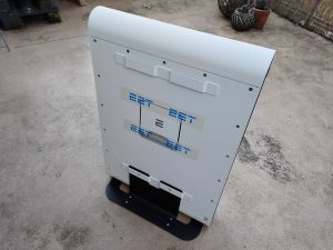 EET-Solar SolMate mit Standfuß von hinten
