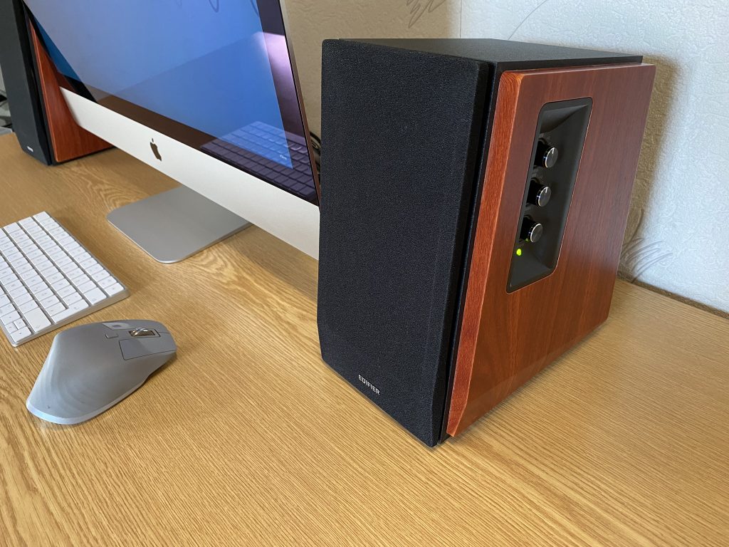 Edifier R1700BT PC-Lautsprecher am Computer 2