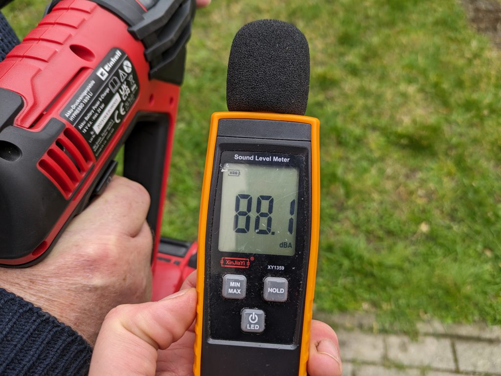 Getestete Lautstärke des EInhell Hypresso Akku-Hochdruckreinigers ohne Eco