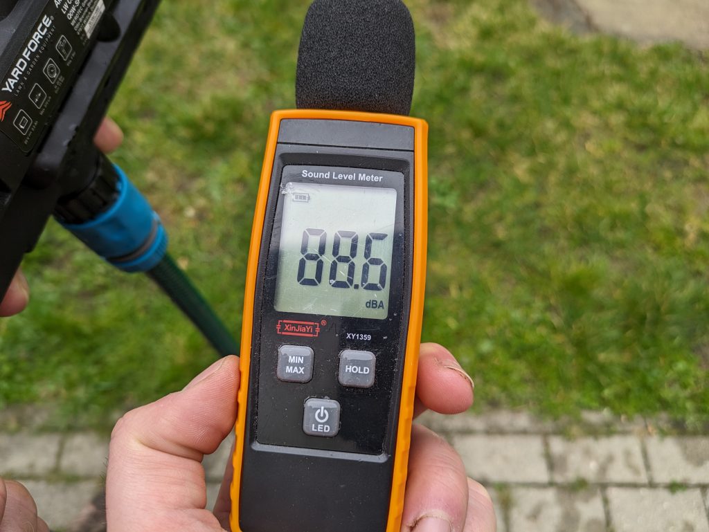 Getestete Lautstärke des Yard Force LW C02 AquaJet Akku-Hochdruckreiniger mit ECO