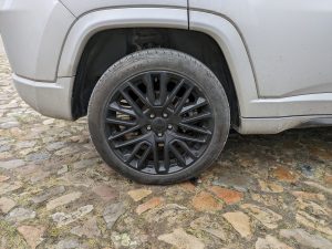 Hinterer Reifen vor der Reinigung mit dem EInhell Hypresso Akku-Hochdruckreiniger