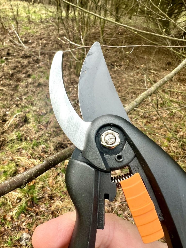 FISKARS SingleStep P26 Gartenschere