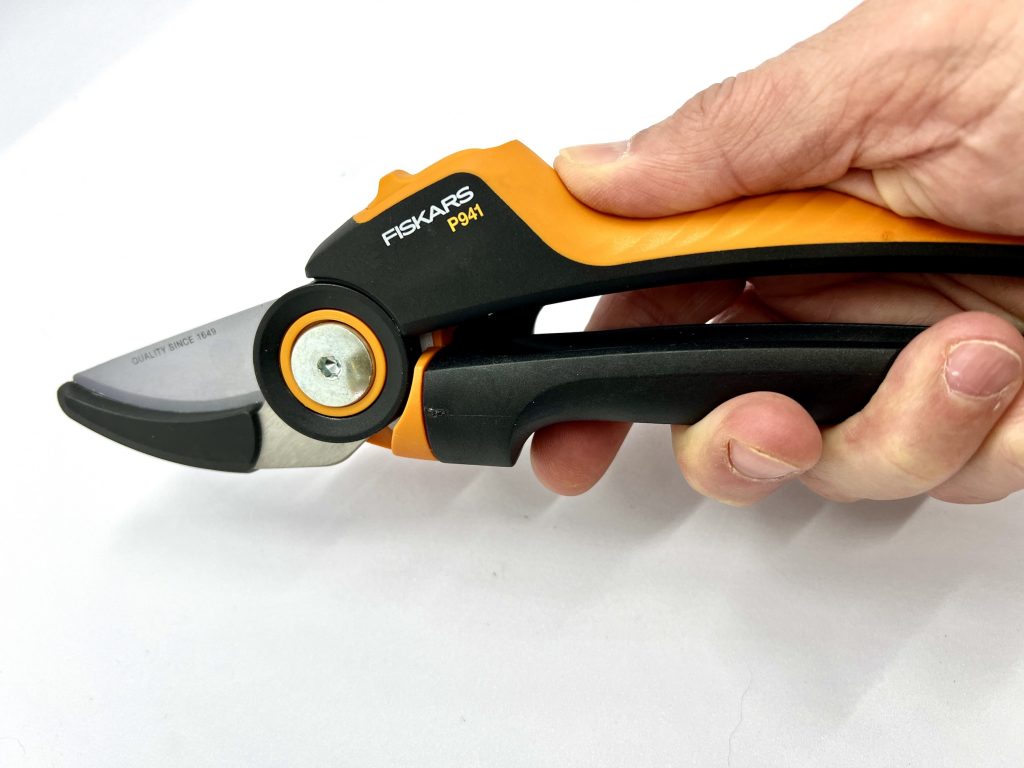 FISKARS P941 PowerGear Gartenschere