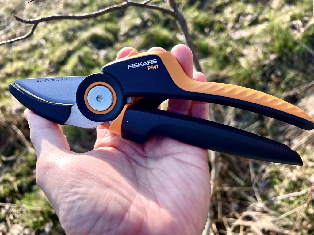 FISKARS P941 PowerGear Gartenschere