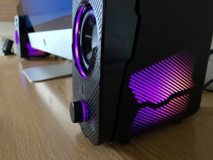 JBL Quantum Duo PC-Lautsprecher Detail Beleuchtung