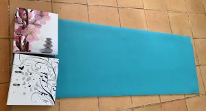 Jade Yoga Harmony Yogamatte mit schweren Ordnern beschwert