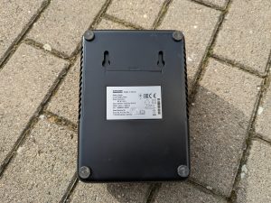 Ladegerät des Kärcher K2 Akku-Hochdruckreiniger von unten