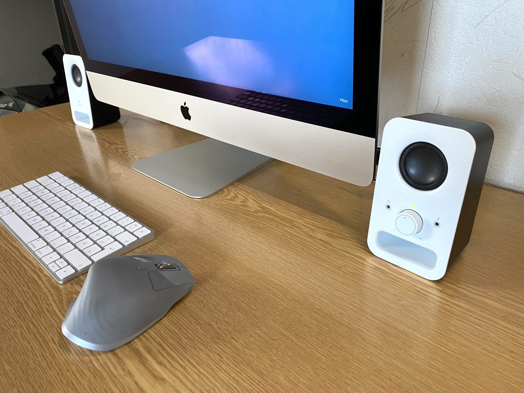 Logitech Z150 PC-Lautsprecher am Computer 2