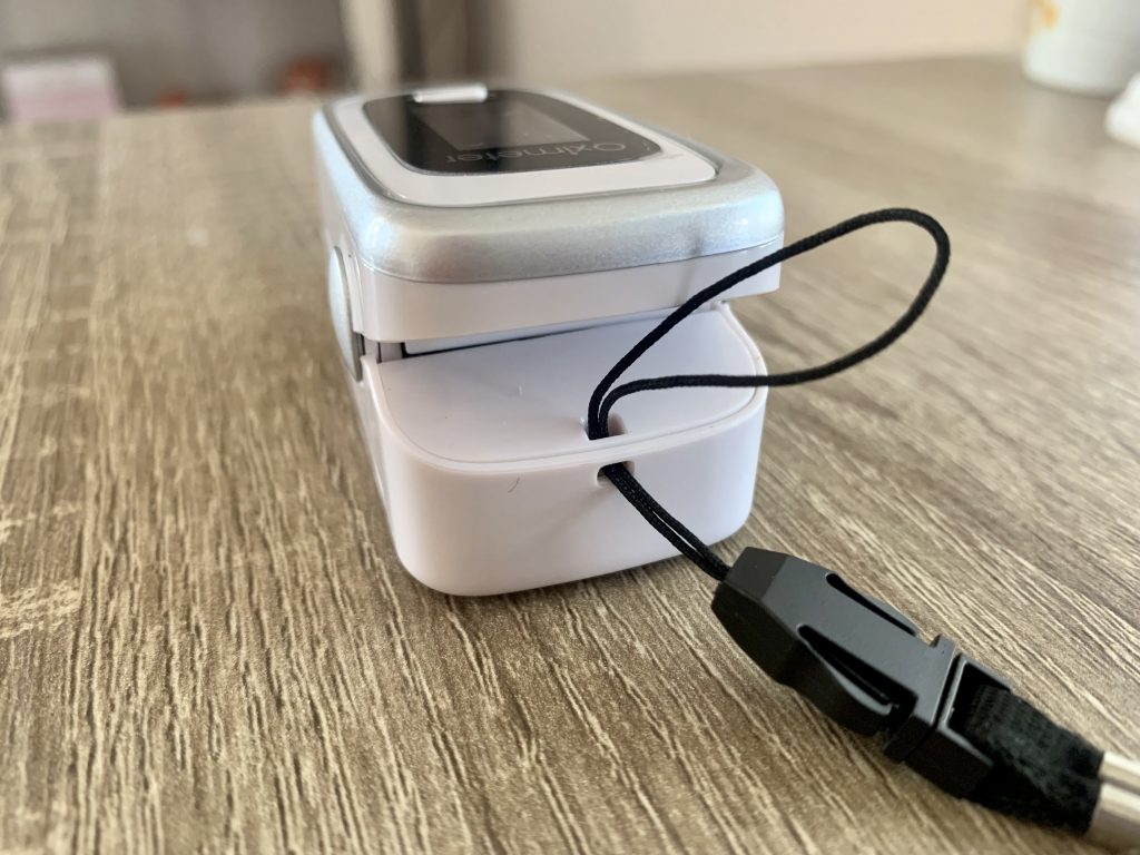 MOMMED Pulsoximeter Öse für das Trageband