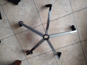Montiertes Drehkreuz des CLOUVOU B12 001 CleverSeat Bürostuhls von oben