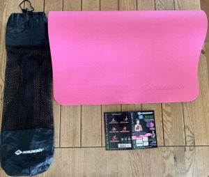 Schildkröt ‎960067 Yogamatte mit Zubehör und leicht ausgerollt