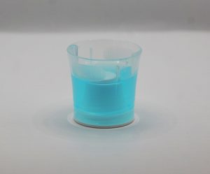 Sensodyne Cool & Fresh blaue Flüssigkeit