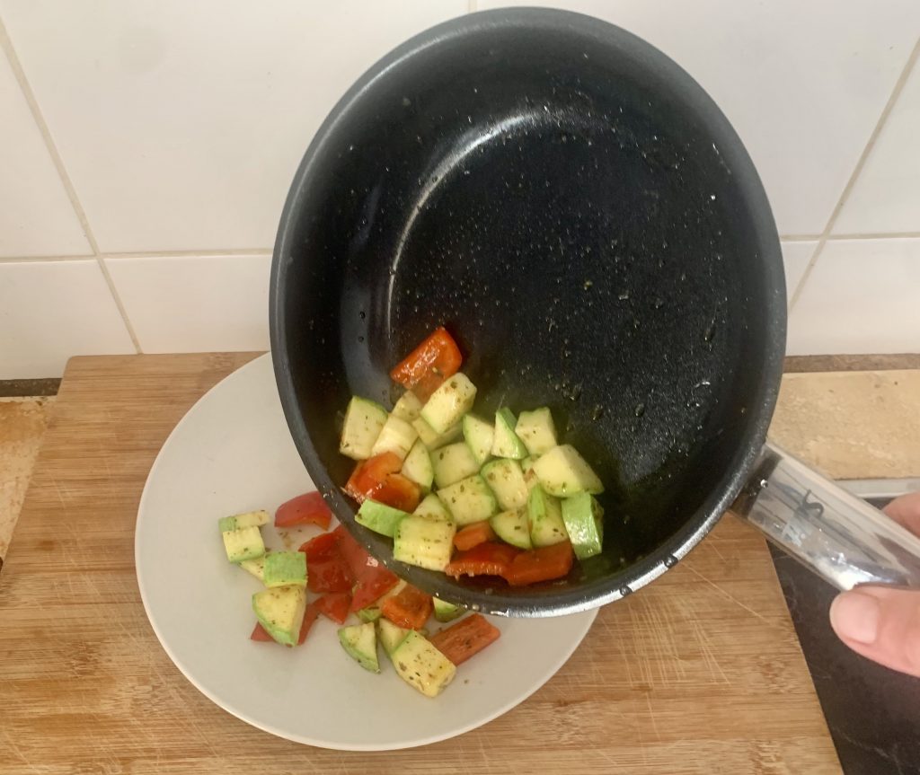 Silit Talis beschichtete Pfanne beim Kippen