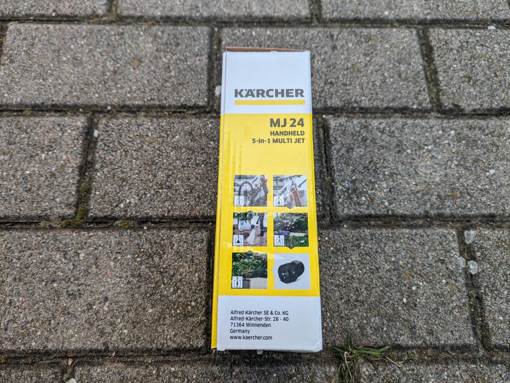 Verpackung der 5-in-1-Düse des Verpackung des Wasseransaugschlauchs des Kärcher KHB 6 Akku-Hochdruckreinigers von links