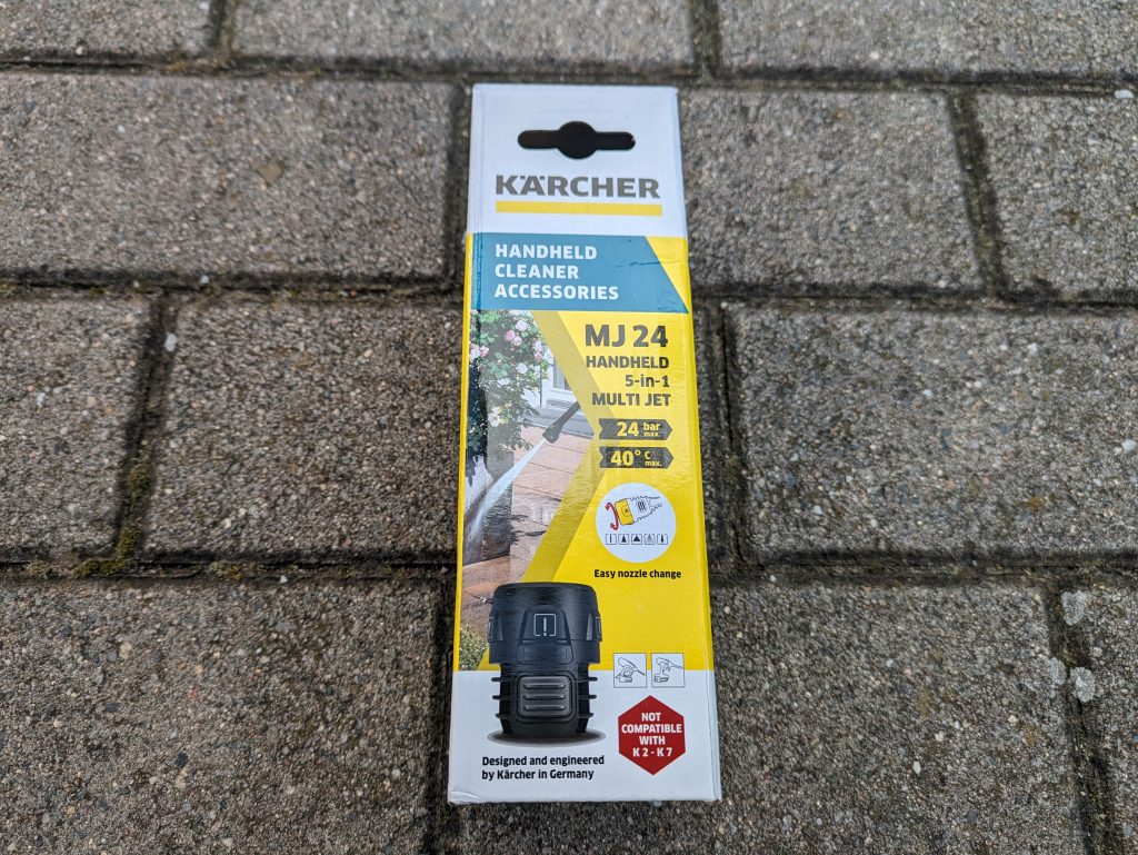 Verpackung der 5-in-1-Düse des Verpackung des Wasseransaugschlauchs des Kärcher KHB 6 Akku-Hochdruckreinigers von vorne