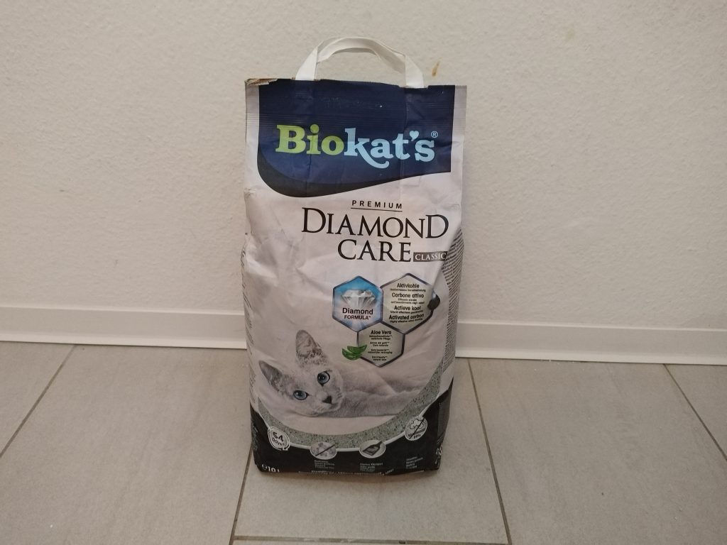 Verpackung-des-Biokats-Diamond-Care-Classic-Katzenstreu-von-vorne