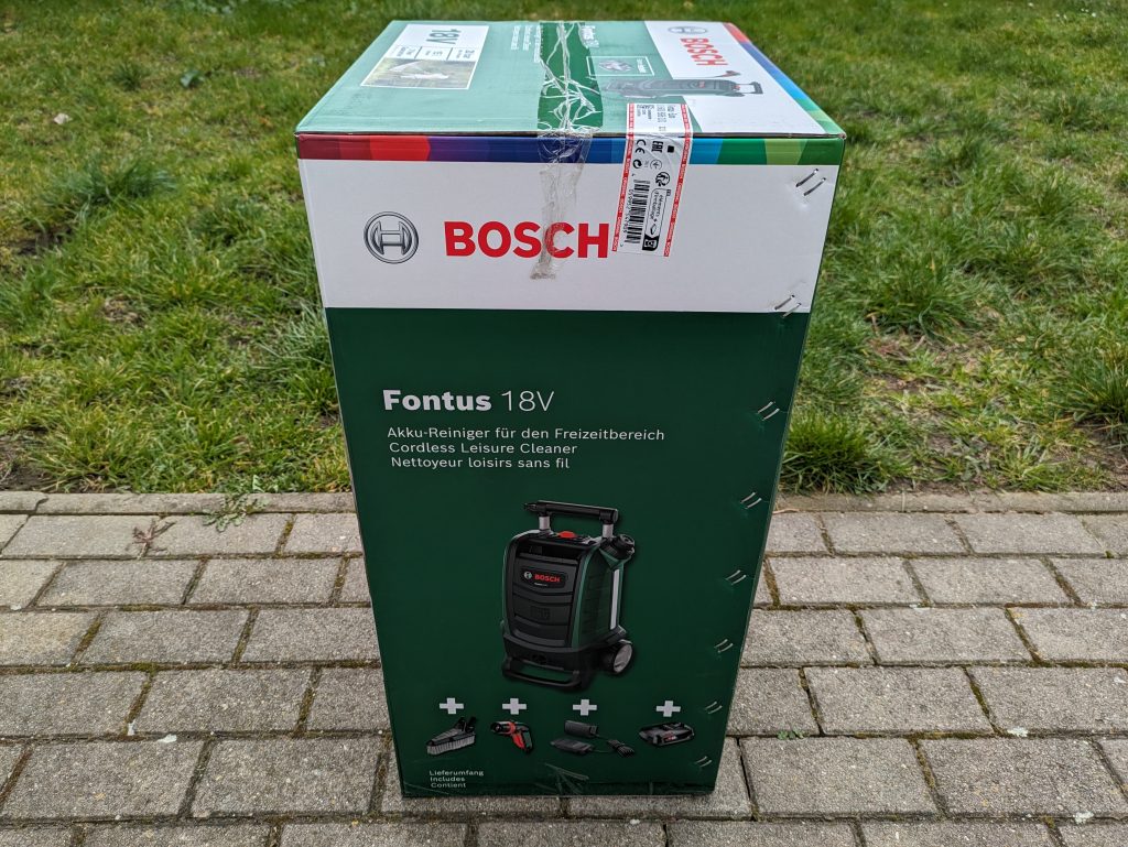 Verpackung des Bosch Fontus Akku-Hochdruckreinigers von der rechten Seite