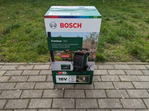 Verpackung des Bosch Fontus Akku-Hochdruckreinigers von vorne