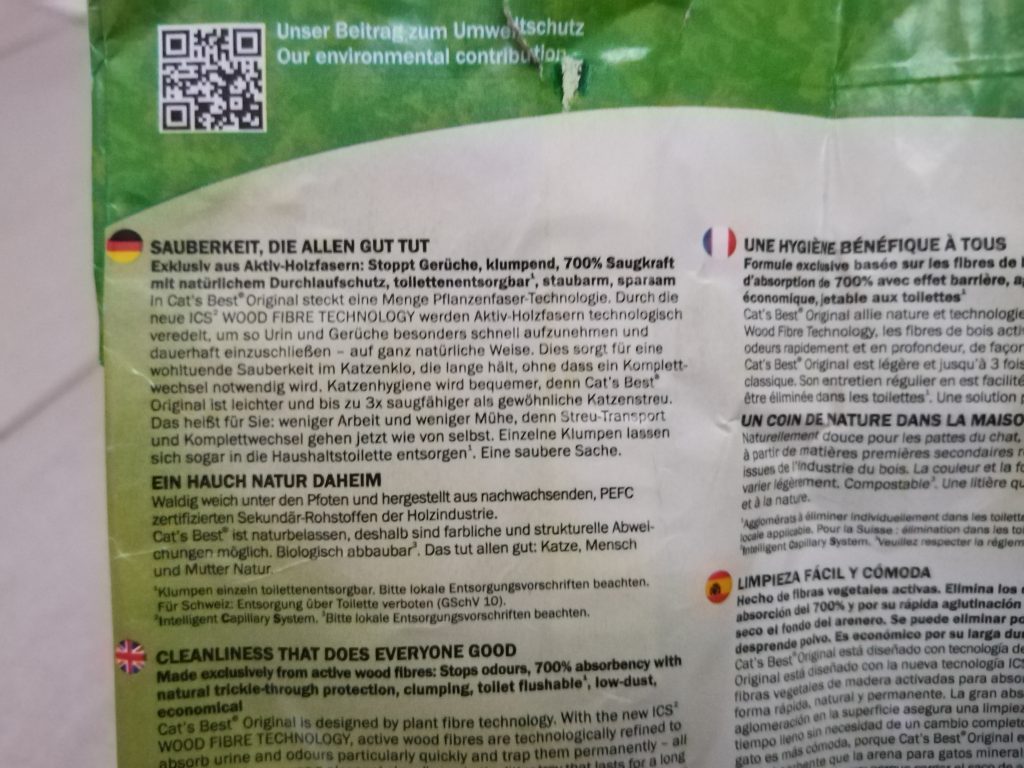 Verpackung-des-Cats-Best-Original-Katzenstreu-von-hinten-in-der-Nahansicht