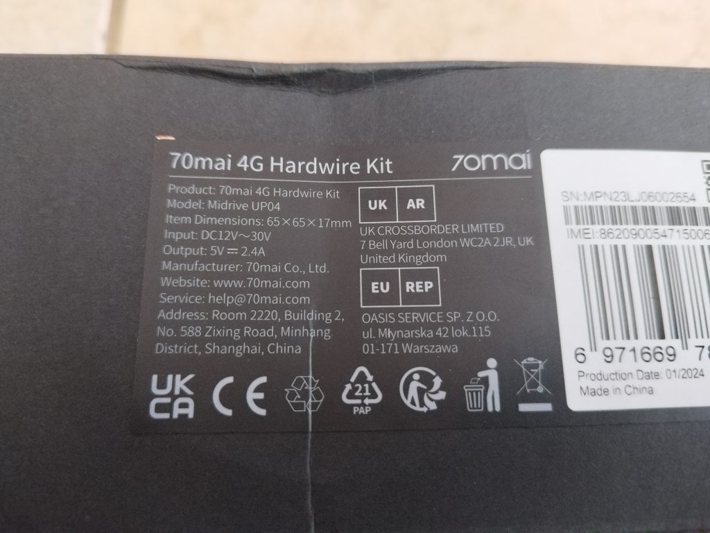 Verpackung-des-Hardwire-Kit-70mai-4G-von-vorne-in-der-Nahansicht