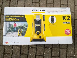 Verpackung des Kärcher K2 Akku-Hochdruckreiniger von hinten