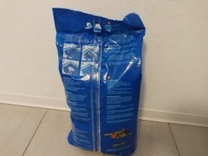 Verpackung-des-Lyra-Pet-Power-Ultra-Katzenstreu-von-hinten