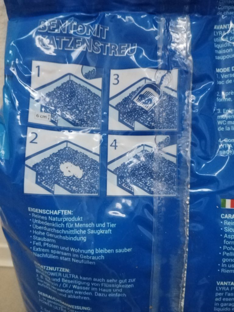 erpackung-des-Lyra-Pet-Power-Ultra-Katzenstreu-von-hinten-in-der-Nahansicht
