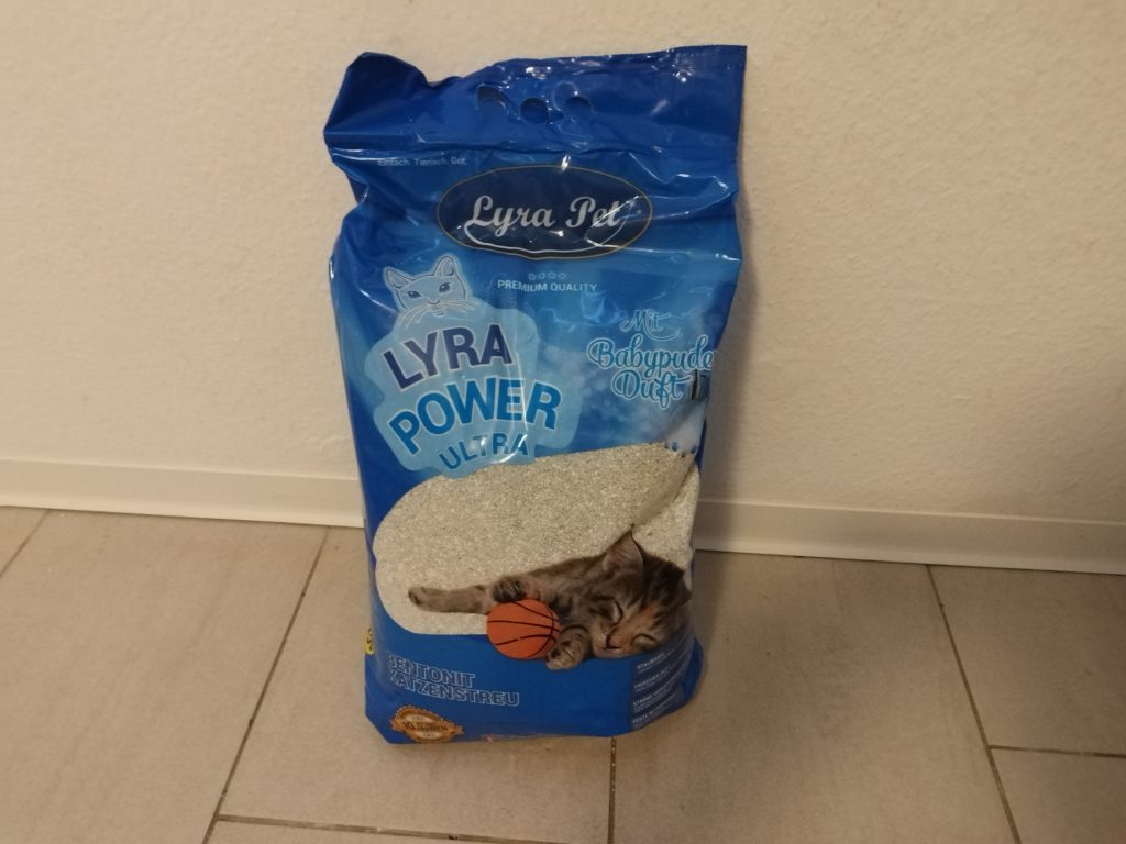 Verpackung-des-Lyra-Pet-Power-Ultra-Katzenstreu-von-vorne