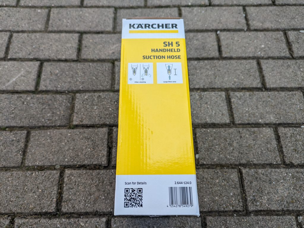 Verpackung des Wasseransaugschlauchs des Kärcher KHB 6 Akku-Hochdruckreinigers von der Seite